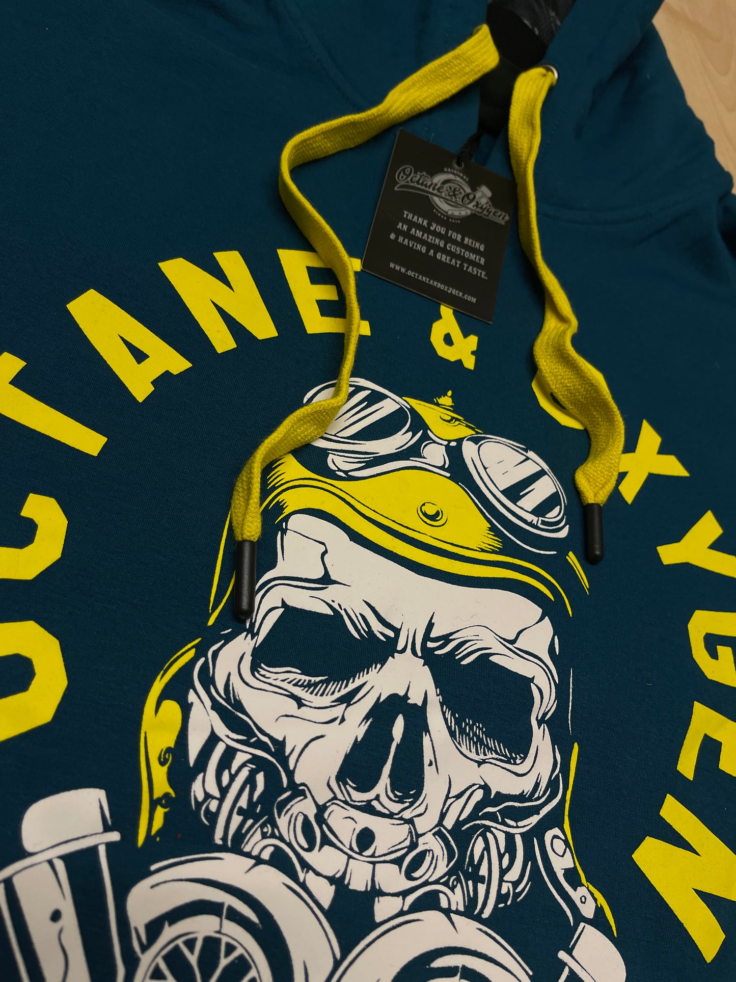 Premium Hoodie mit Turbo Skull Motiv